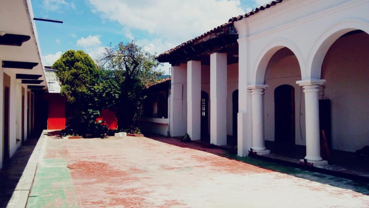 Fandango Hostel San Cristóbal de Las Casas Екстериор снимка